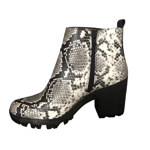 Mix No. 6 Snake Print Ankle Booties Size 7.5 - Picture 4 of 10